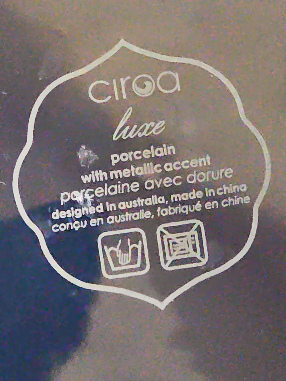 New CIROA Flori Metallic Gold scroll pattern porcelain 10.5